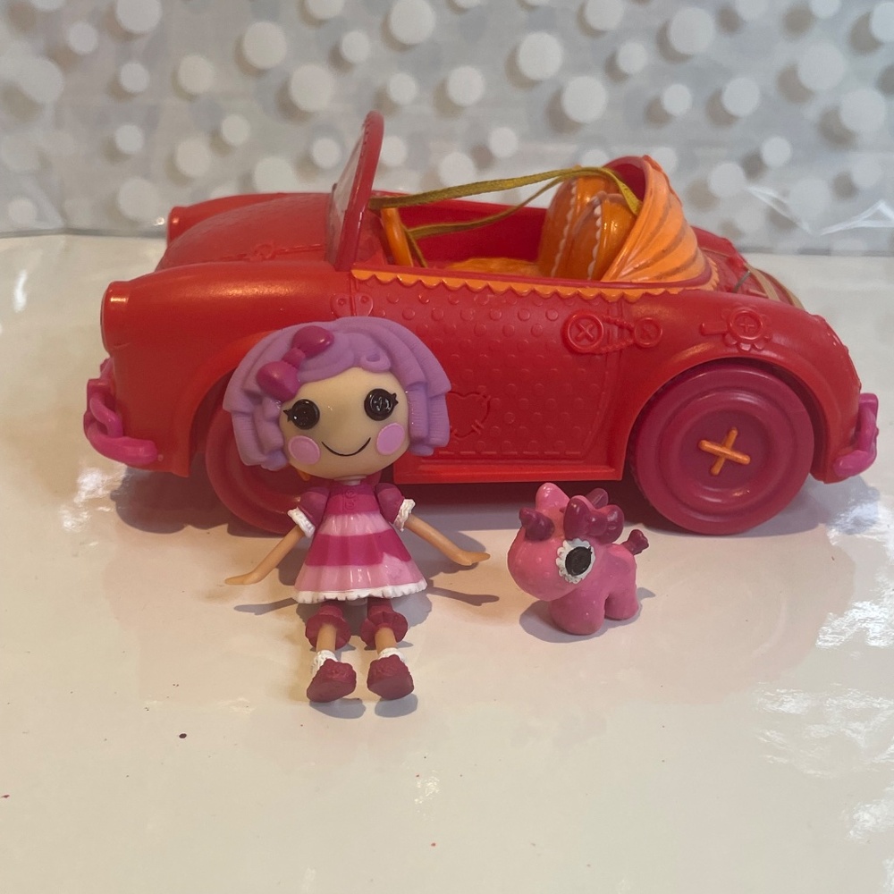 LaLaLoopsy ๐Mini RC Cruiser car with mini doll & tinies pet - Picture 8 of 12